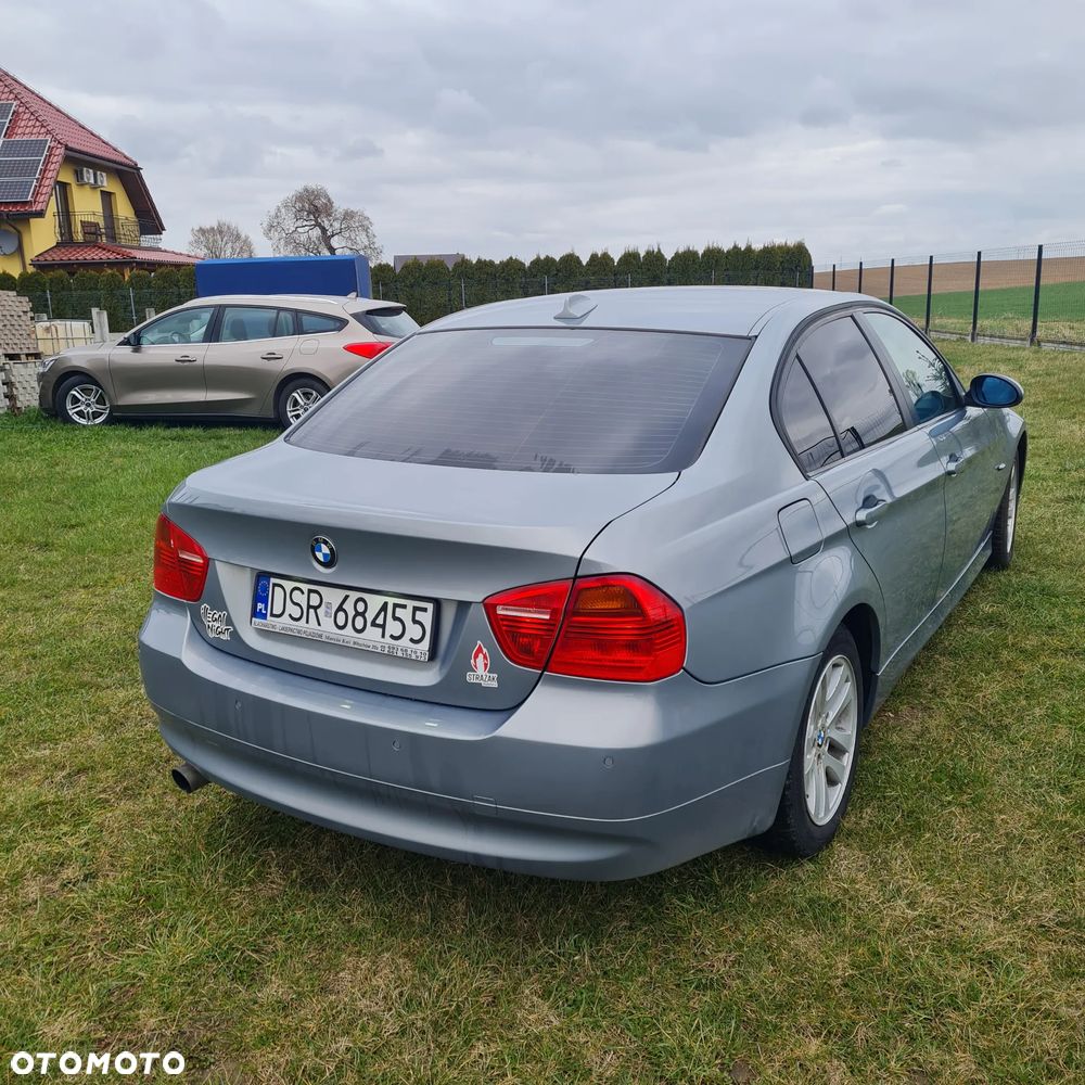 BMW Seria 3 320i - 6