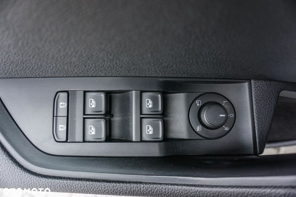 Skoda Superb 2.0 TDI SCR Style DSG - 25