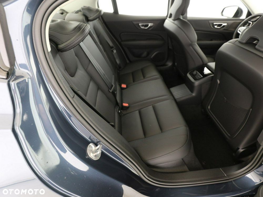 Volvo S60 T8 Recharge AWD Ultimate Dark - 4