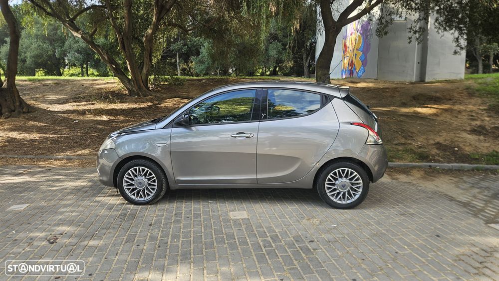 Lancia Ypsilon 1.3 M-jet S&S Silver - 9