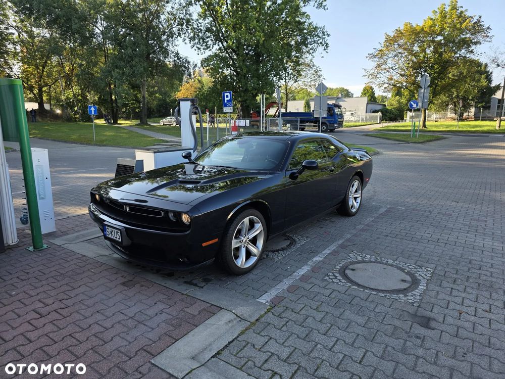 Dodge Challenger - 2