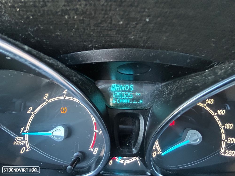 Ford Fiesta 1.0 T EcoBoost Titanium PowerShift - 23