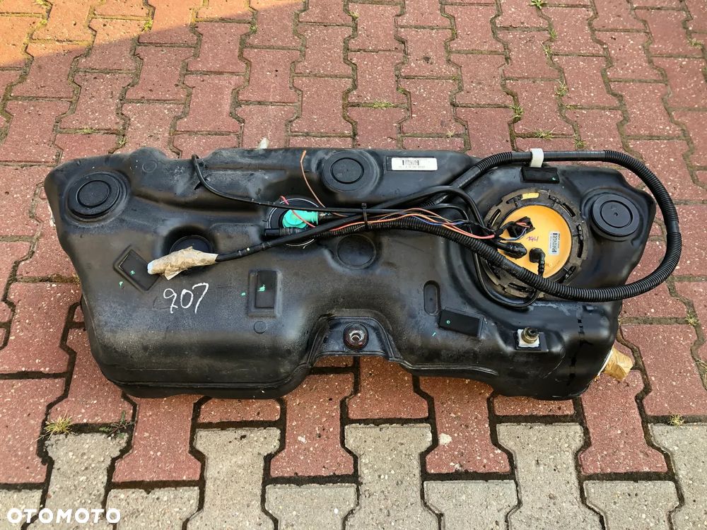 BMW X3 F25 X4 F26 ZBIORNIK BAK PALIWA POMPA 7216802 - 1