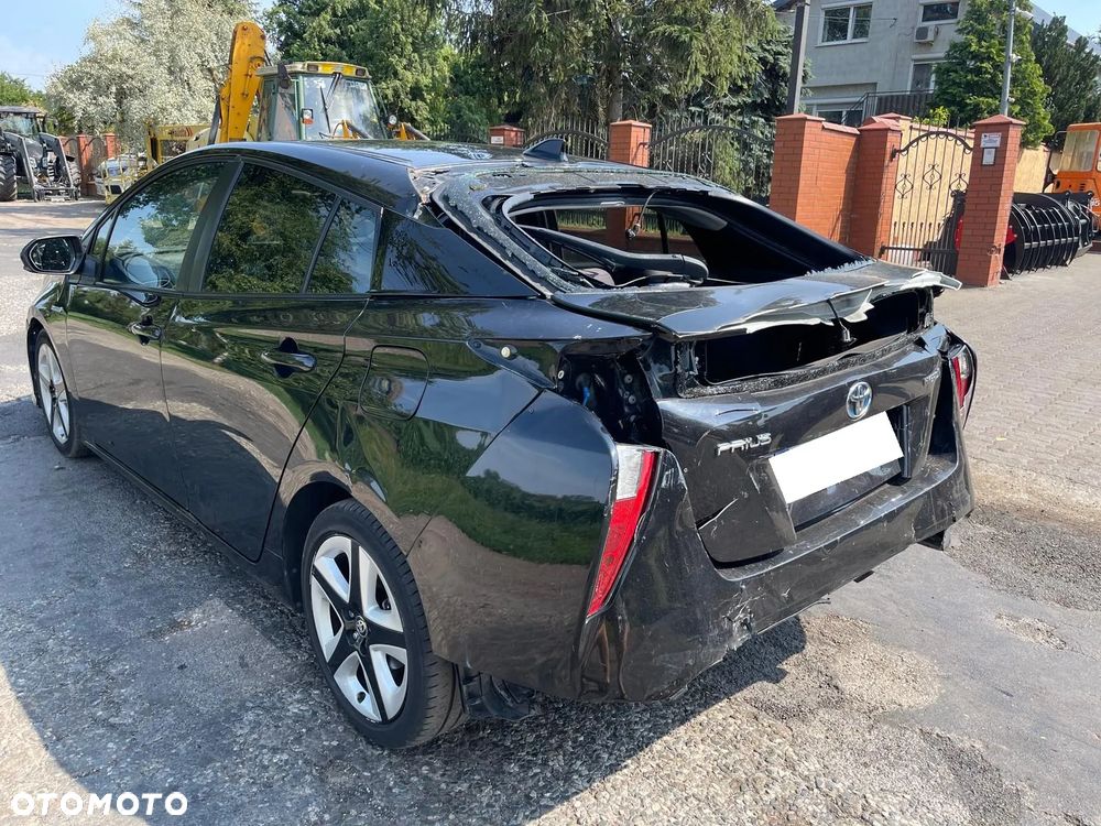 Toyota Prius Hybrid - 28