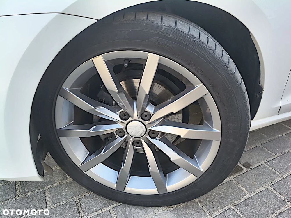 Volkswagen Golf 1.4 TSI BMT Comfortline - 15