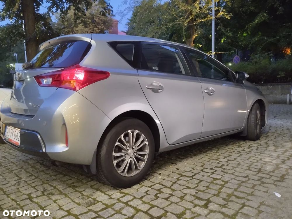Toyota Auris 1.33 VVT-i Life Comfort - 23
