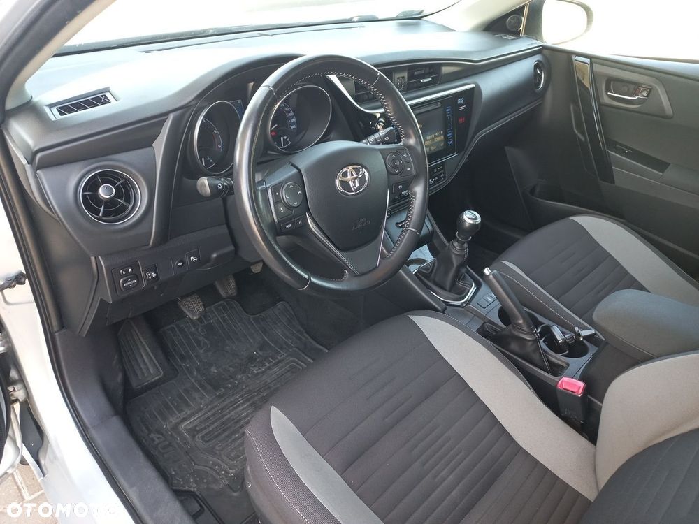 Toyota Auris 1.6 D-4D Premium - 12