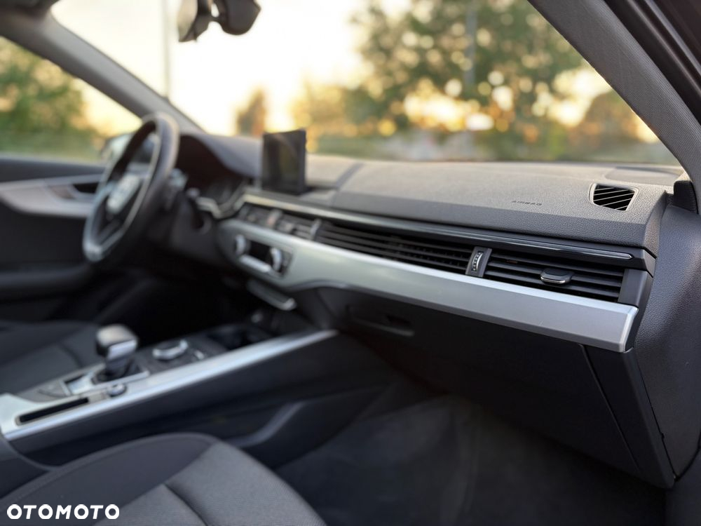 Audi A4 Avant 2.0 TDI S tronic - 24