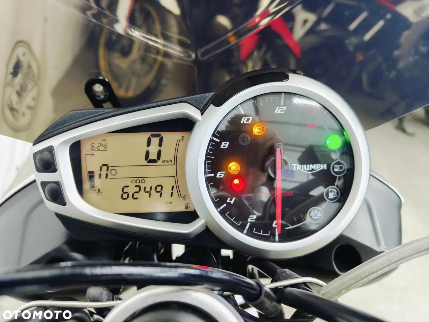 Triumph Street Triple - 16