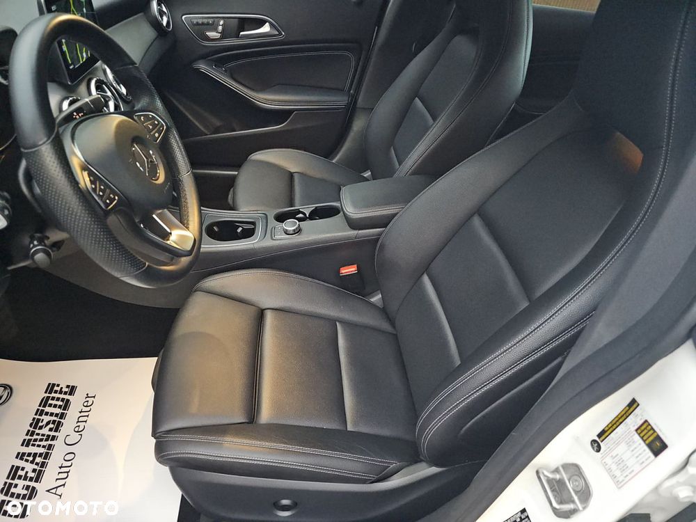 Mercedes-Benz CLA 250 4Matic 7G-DCT - 8
