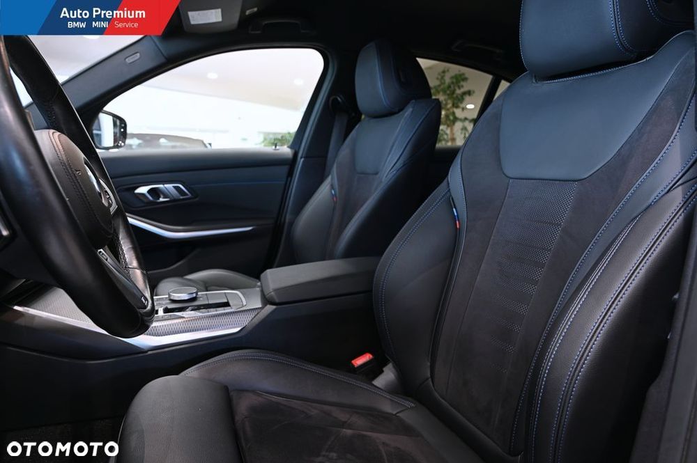 BMW Seria 3 320d xDrive mHEV - 11