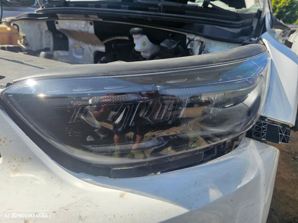 FAROL ESQUERDO KIA STONIC YBCUV - 1