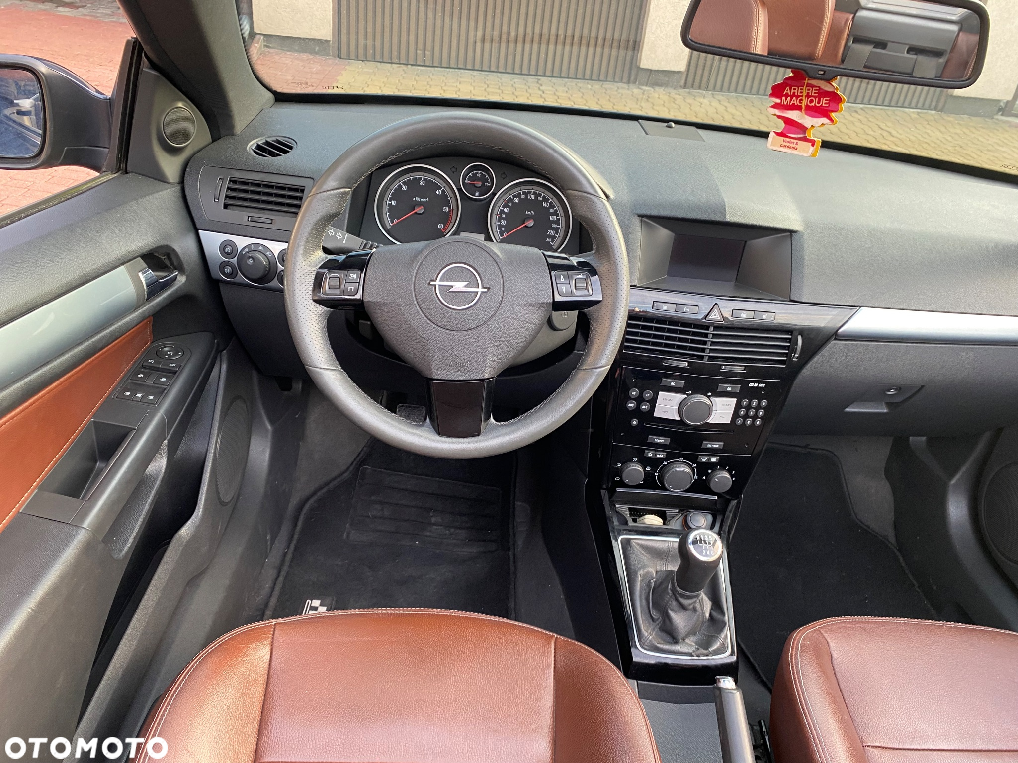 Opel Astra III GTC 1.9 CDTI Cosmo - 9