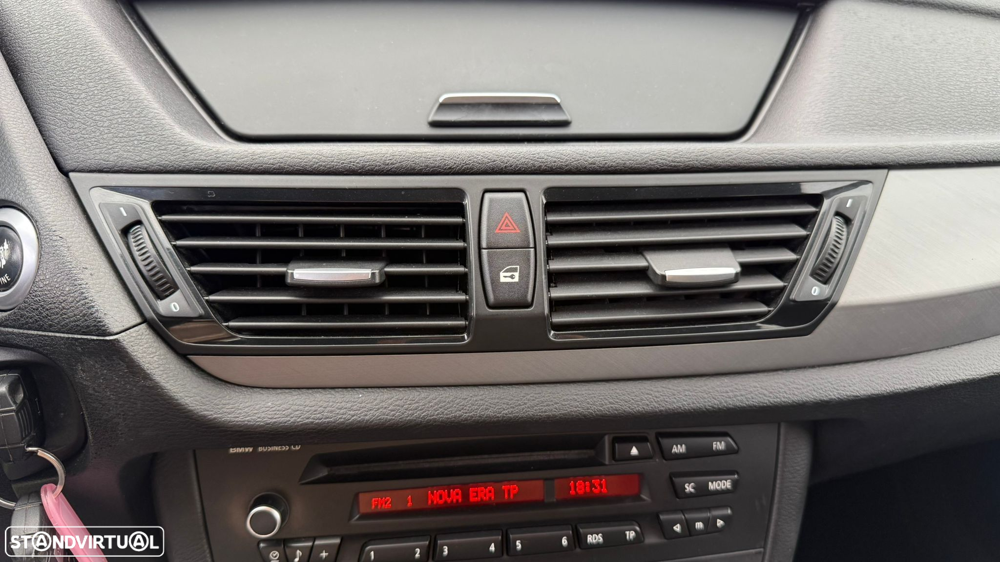 BMW X1 18 d sDrive Auto Pack M - 28