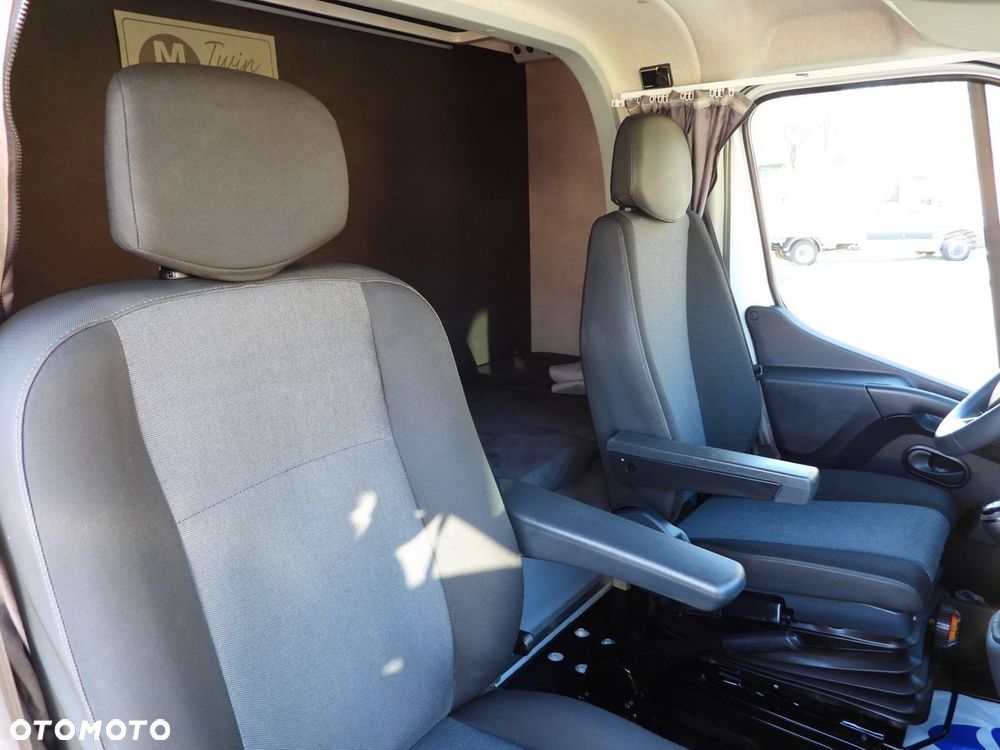 Renault MASTER PLANDEKA 8 PALET WEBASTO TEMPOMAT LEDY KLIMATYZACJA  165KM - 38