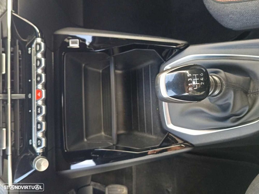 Peugeot 2008 1.2 Style - 14