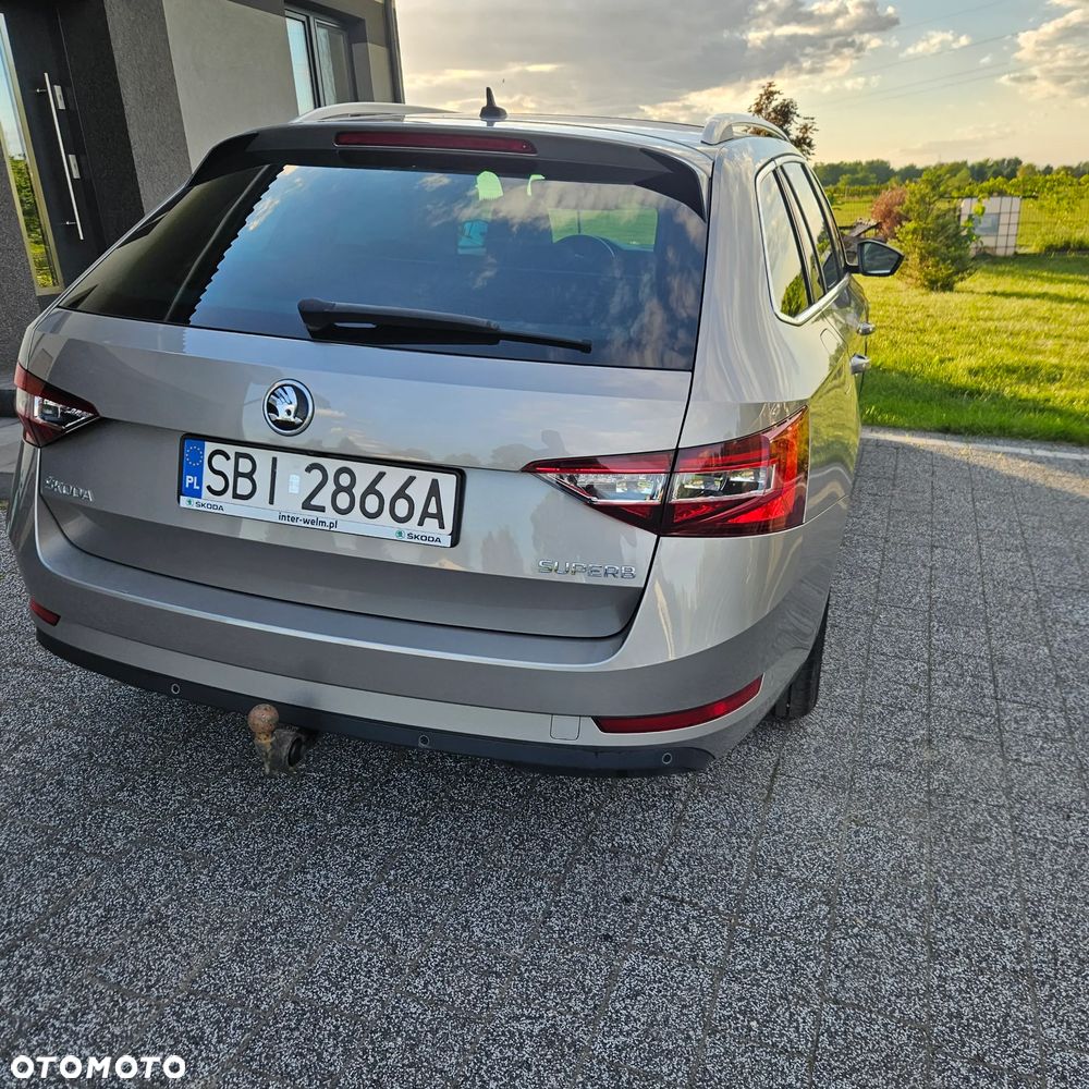 Skoda Superb 2.0 TDI 4x4 L&K DSG - 6