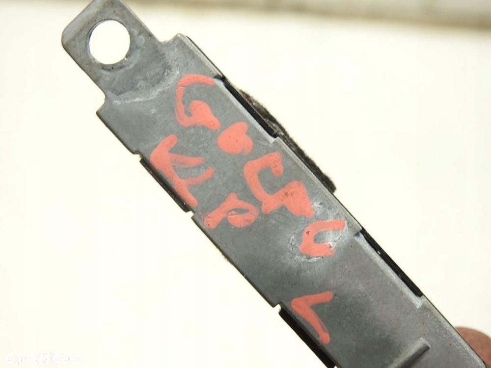 WZMACNIACZ ANTENY VW GOLF VI 5K0035552A - 2