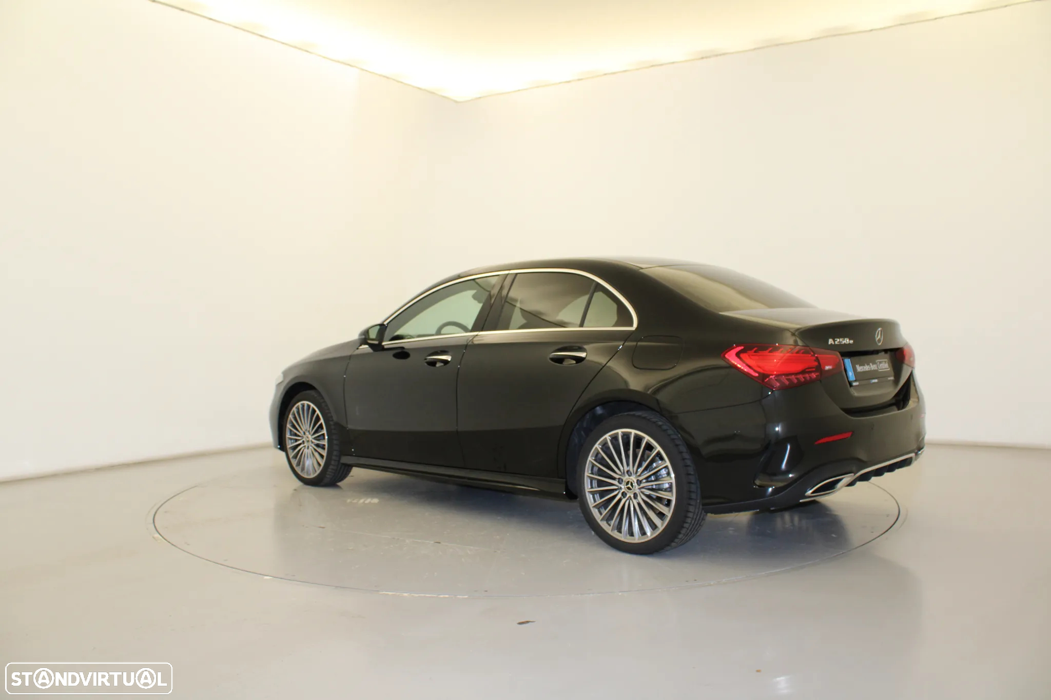 Mercedes-Benz A 250 Limousine e - 10
