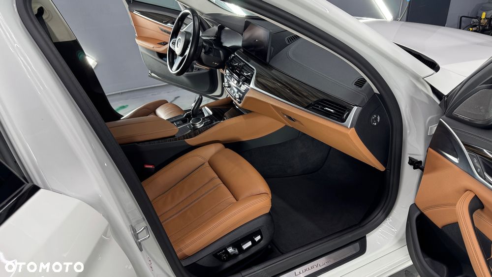 BMW Seria 5 530d Luxury Line - 17