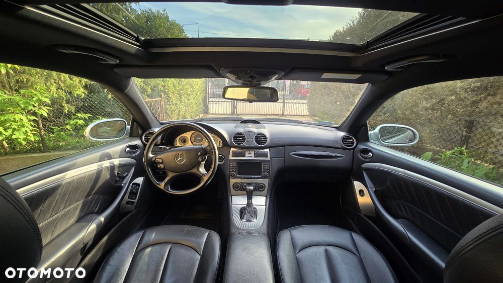 Mercedes-Benz CLK - 12