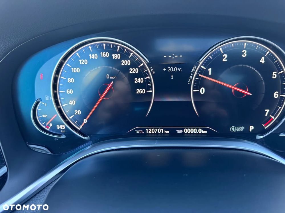 BMW Seria 7 740i - 23