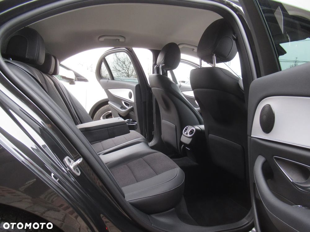 Mercedes-Benz Klasa E 220 d 4-Matic AMG - 9