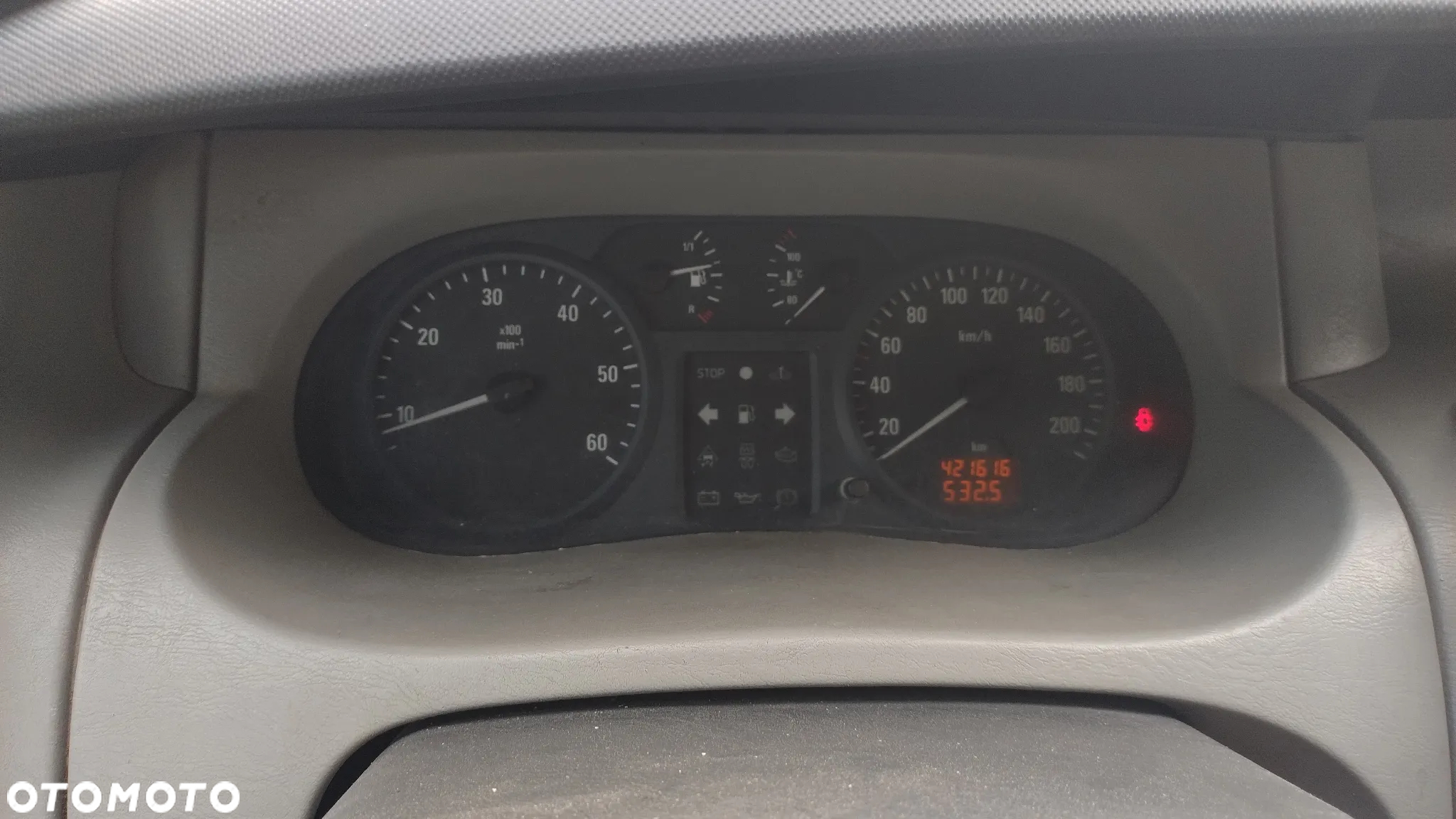 Opel Vivaro - 10