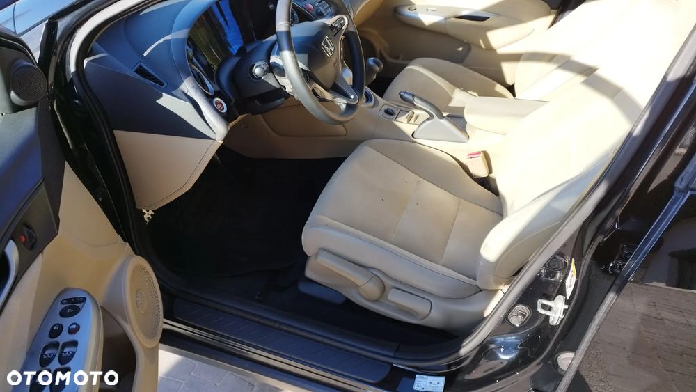 Honda Civic 1.8 Executive NAVI - 25