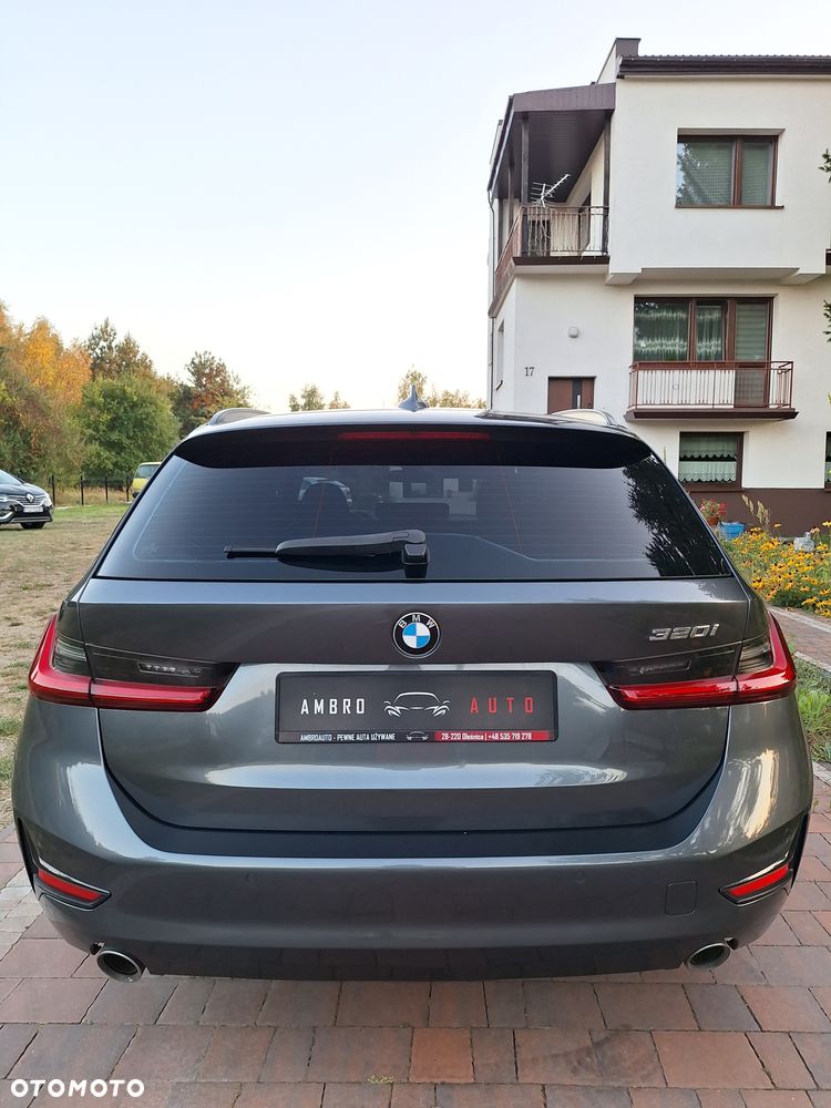 BMW Seria 3 320i Sport Line - 9