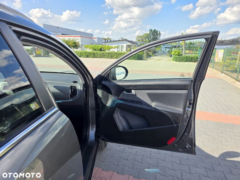 Kia Sportage 2.0 L - 14