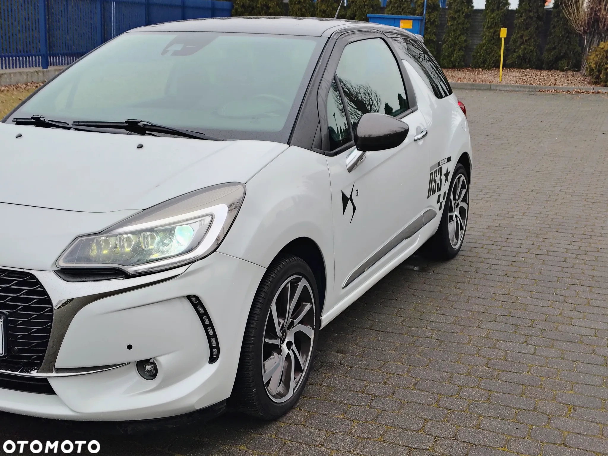 Citroën DS3 1.2 PureTech Connected Chic EAT6 - 4