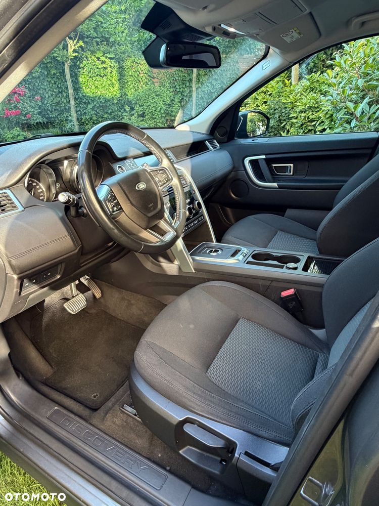 Land Rover Discovery Sport - 8