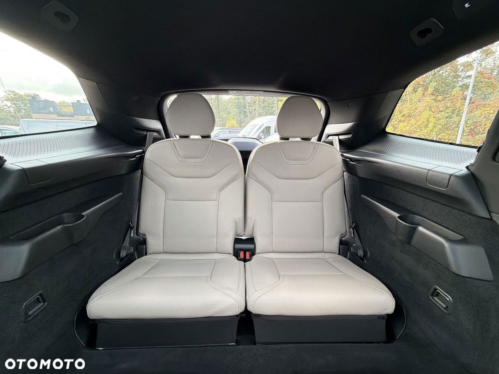 Volvo EX90 - 31