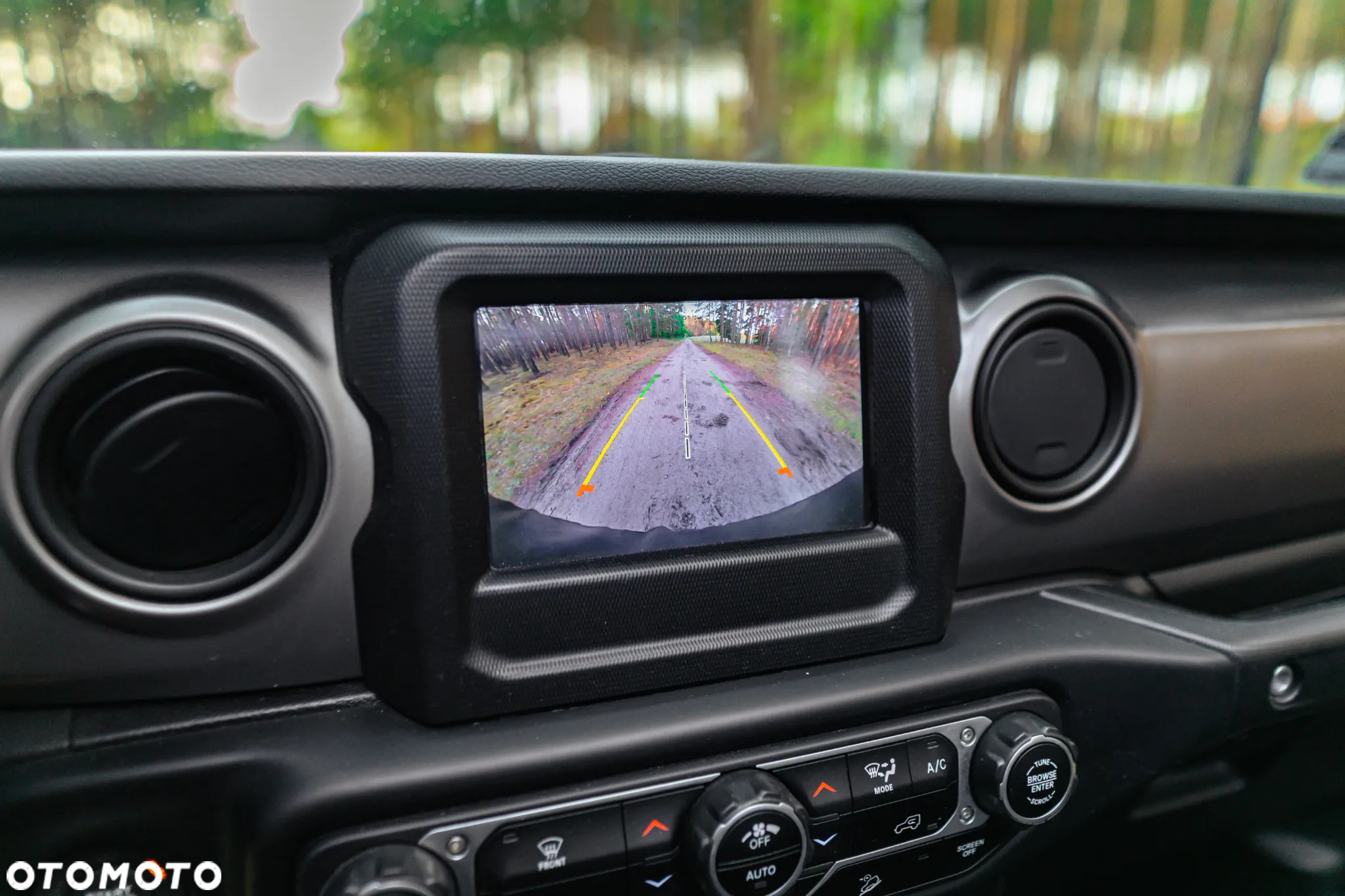 Jeep Wrangler - 25