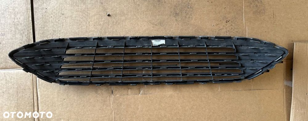 Atrapa grill Ford Focus MK3 Lift 2014- F1EB-8C436-A - 4
