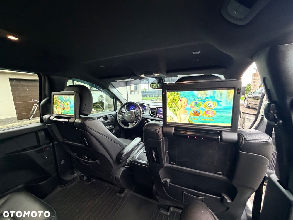 Chrysler Pacifica - 19