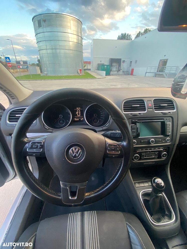 Volkswagen Golf 2.0 TDI DPF MATCH - 6