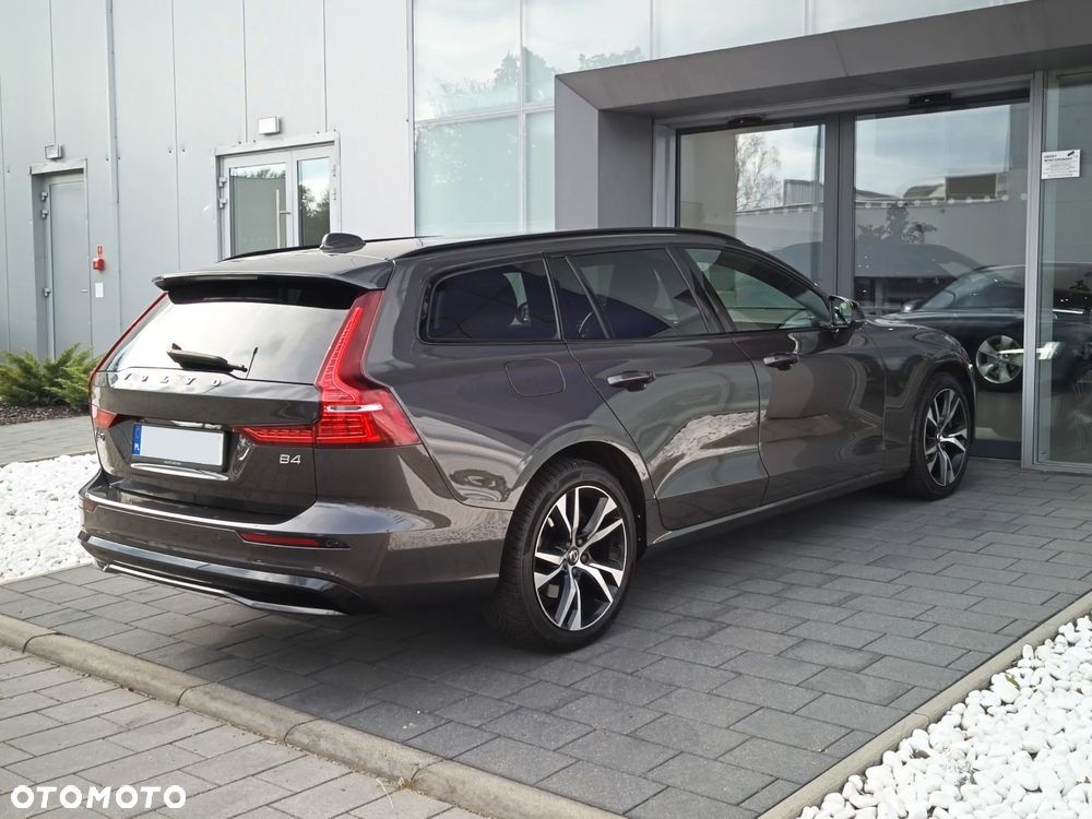 Volvo V60 B4 D Plus Dark - 8