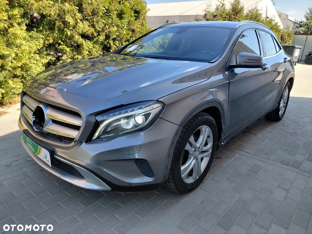 Mercedes-Benz GLA - 2