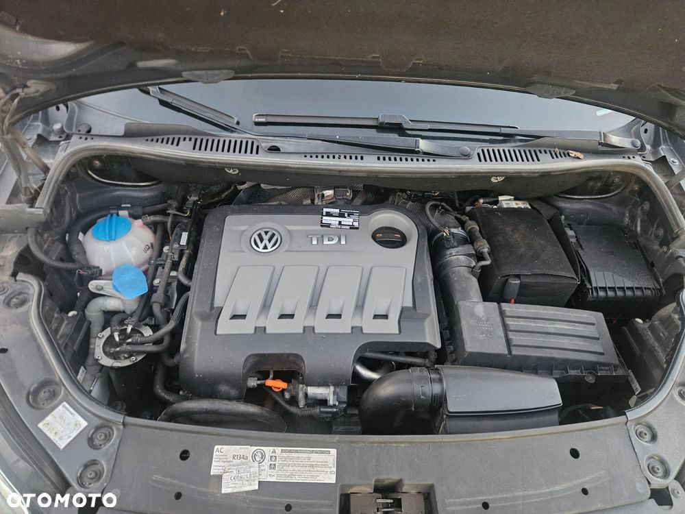 Volkswagen Touran 2.0 TDI DPF Highline - 16