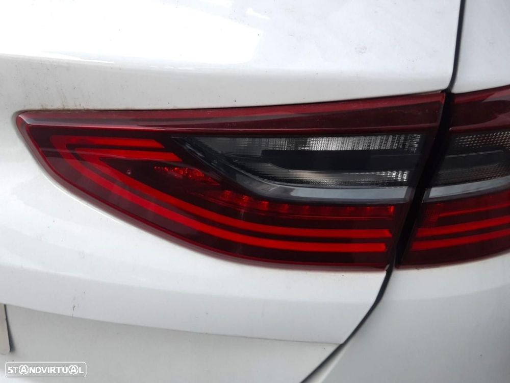 FAROLIM TRASEIRO DIREITO INTERIOR KIA CEED CD - 1