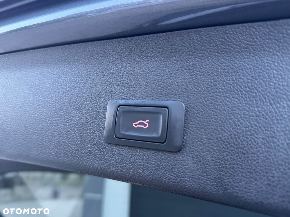 Audi A4 Avant 2.0 TDI DPF clean diesel S line Sportpaket - 23