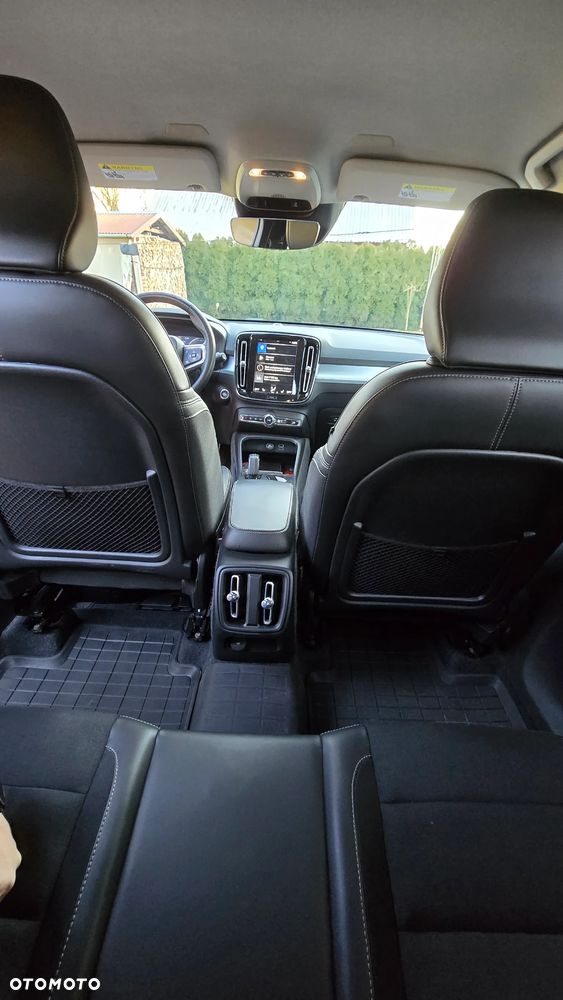 Volvo XC 40 T5 AWD Geartronic Momentum Pro - 10