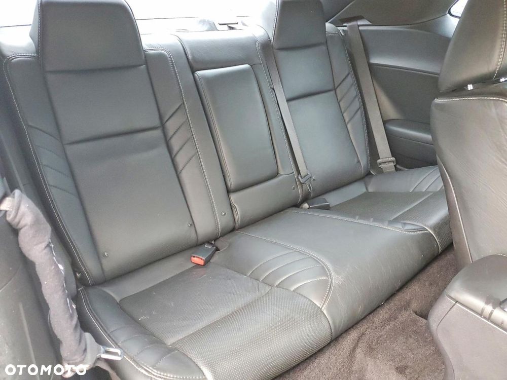 Dodge Challenger - 10