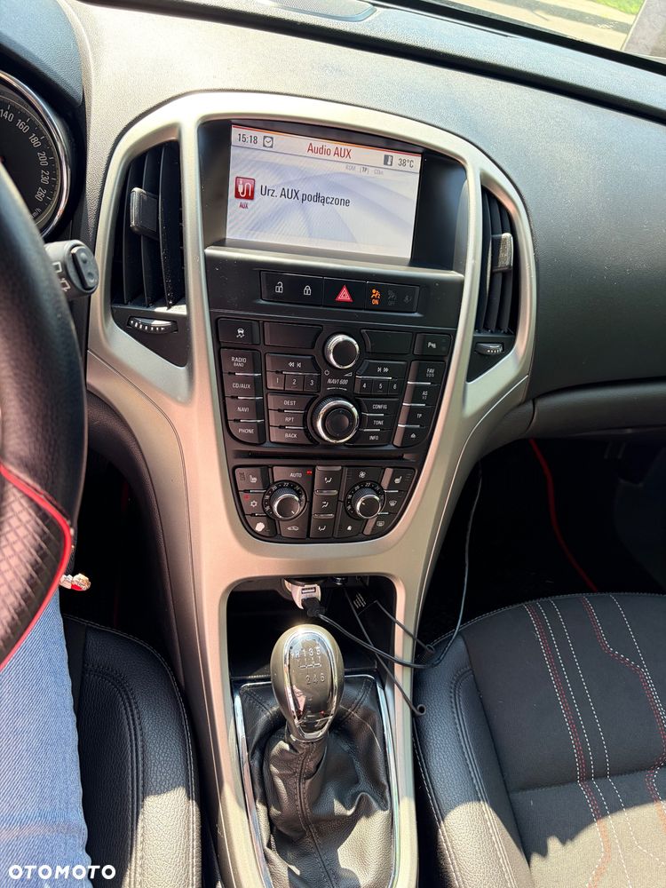 Opel Astra 1.4 Turbo 150 Jahre - 8