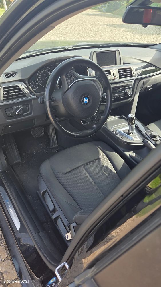 BMW 330 e iPerformance - 11
