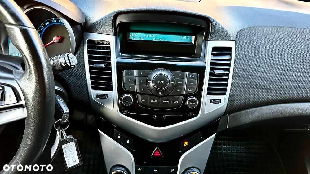 Chevrolet Cruze 1.6 LT - 24