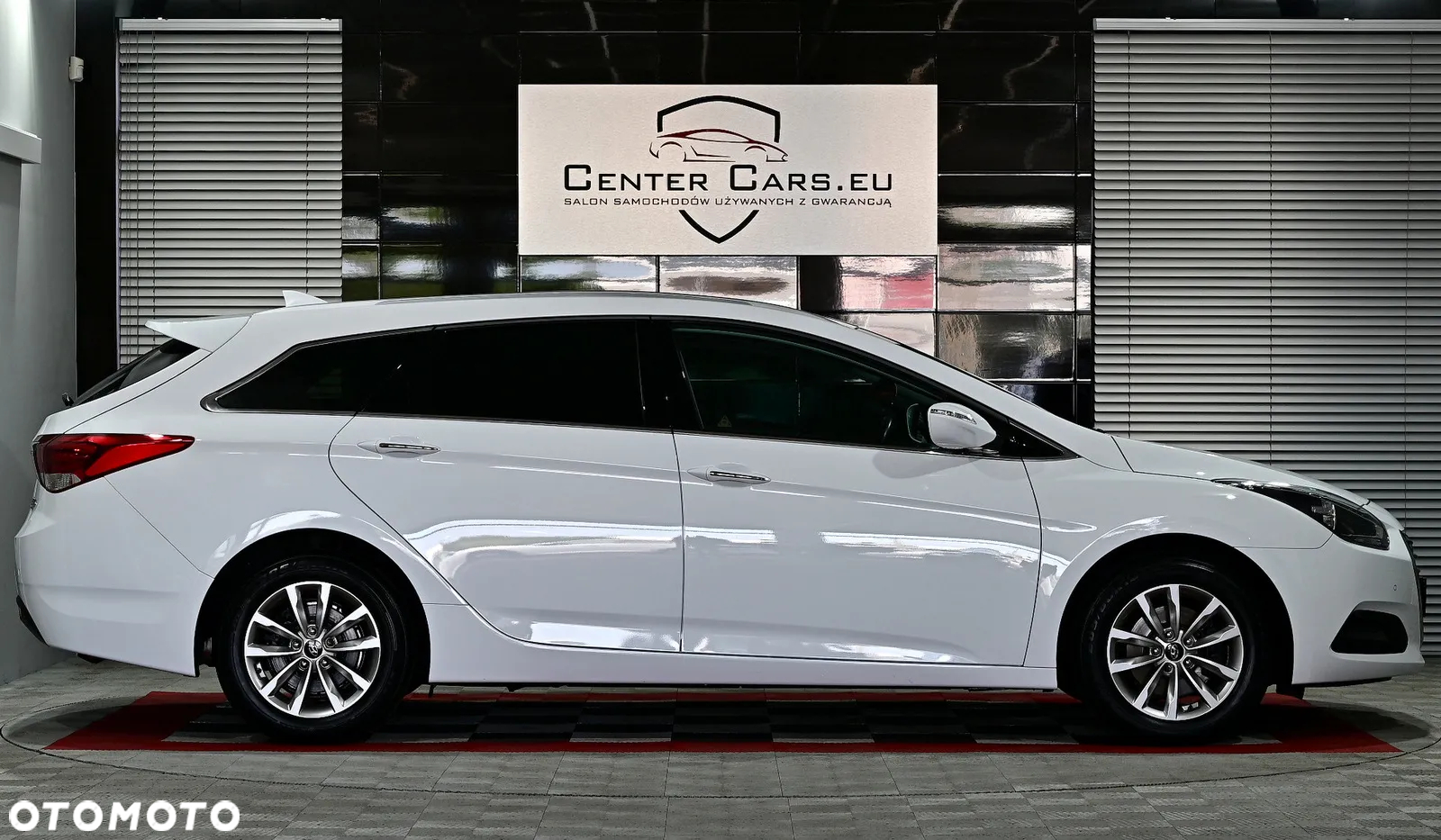 Hyundai i40 Kombi blue 1.6 Trend - 18