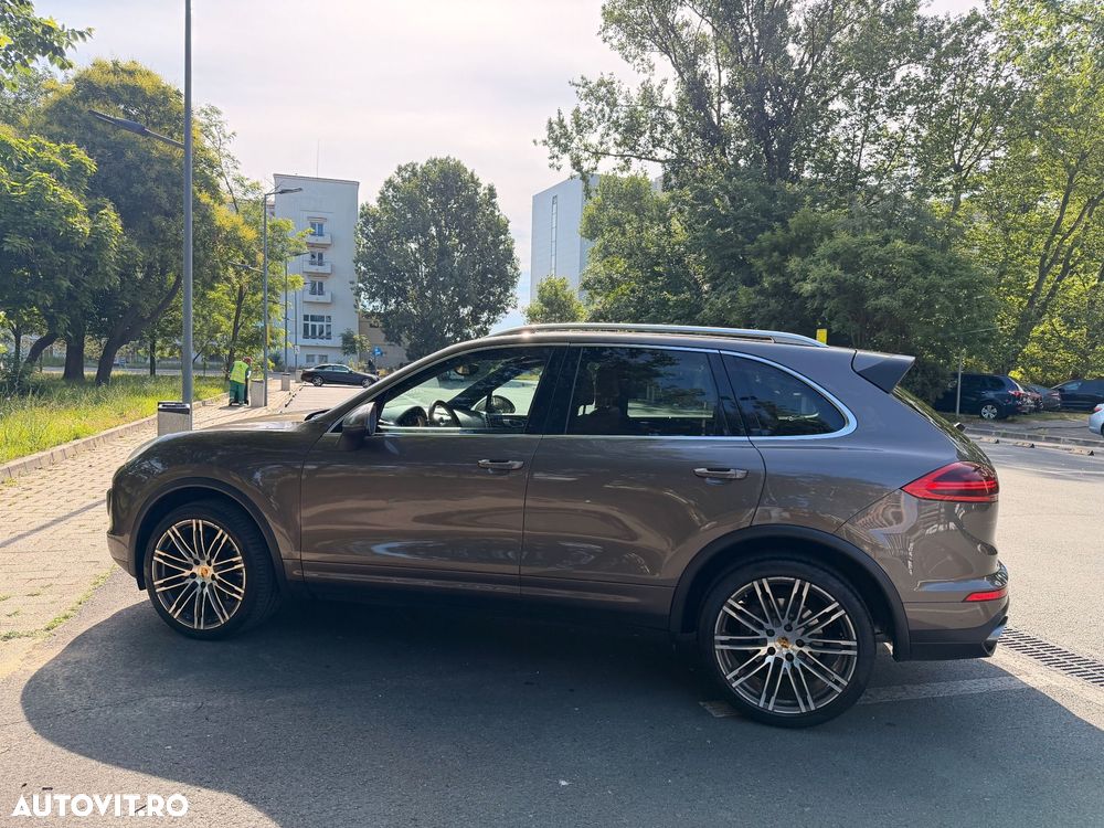 Porsche Cayenne 3.0 L - 1